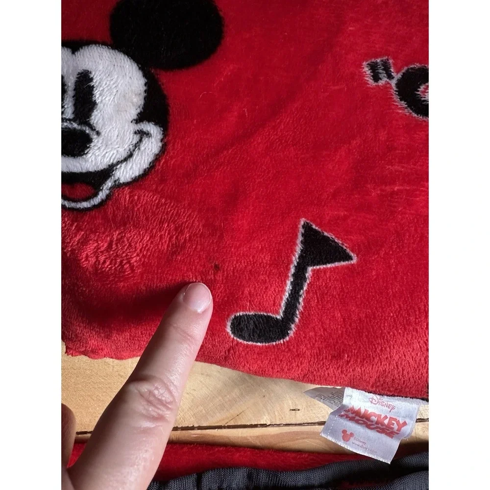 Disney Blanket Throw and Pillow Set Mickey Mouse Oh Boy Gosh Black Red 39 X 29